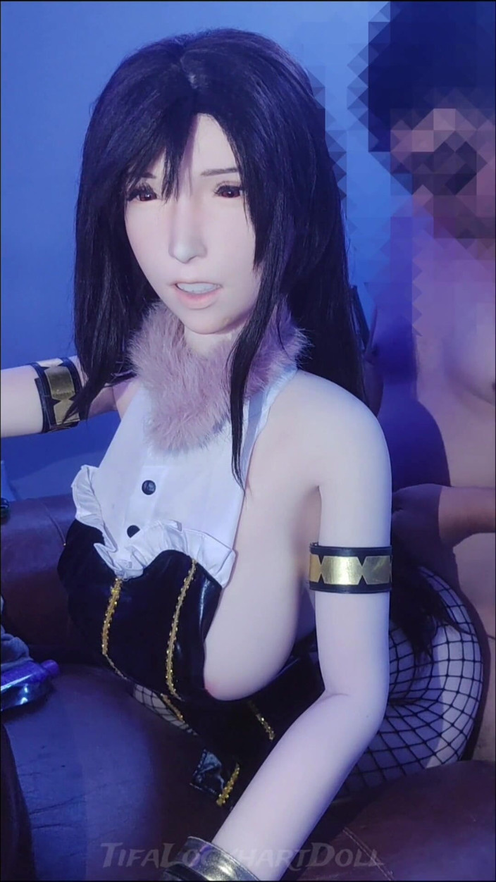 Tifa Lockhart doll: Dopo il tramonto alla locanda dell'ape. Tifa è vivace per te!