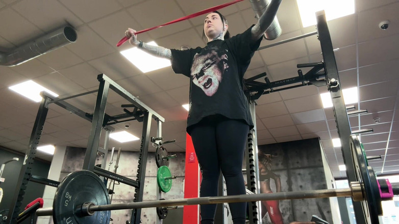 Miss Valentina: 健身房忽略看我锻炼