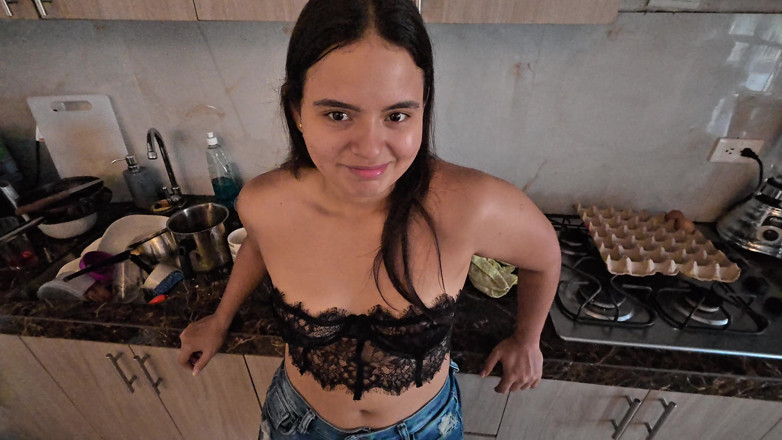 Pronoia Mey: Styvmamma Vill Knulla I Köket Spermaspruta I Munnen