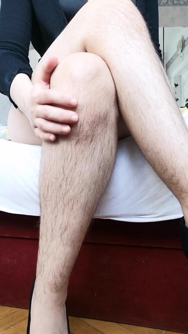The Antichristrix: Lotioning my hairy legs