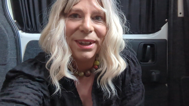 NikkiGee: Chodidla a hadice