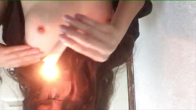 Adorable Teen: Сегодня я хочу, чтобы кто-то использовал меня, как это, снимая мои чулки и мое нижнее белье, а затем принуждая меня поставить себя против