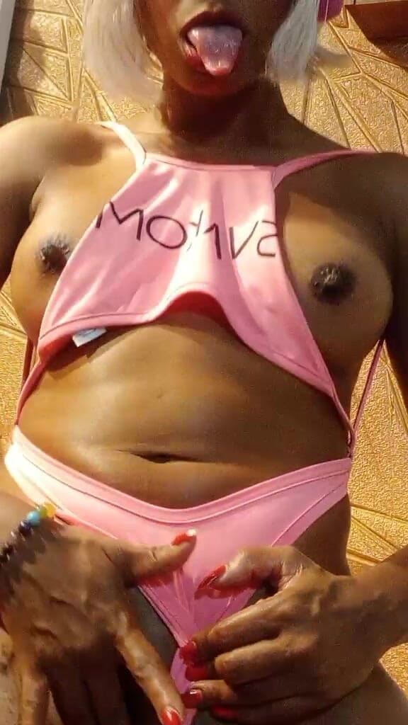 BriannaChelsea: Velké stříkání od prsatá Latina