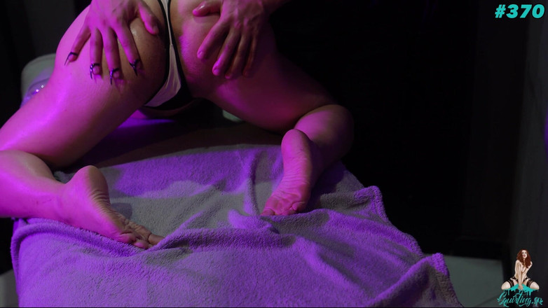 Squirting Sp: MILF wytrysnęła i wykończyła ją