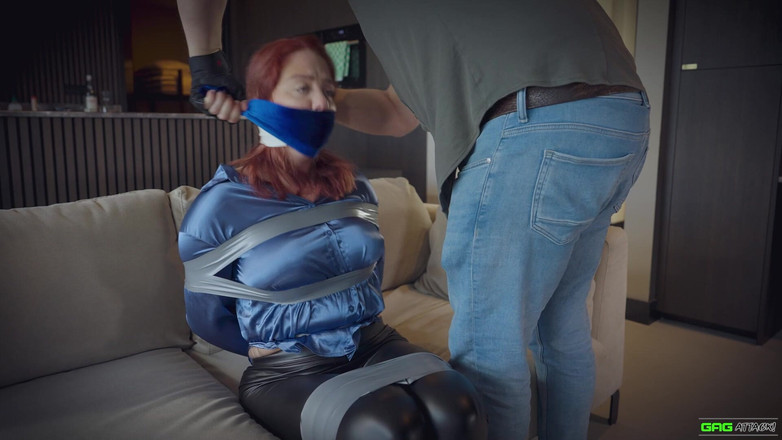 Gag Attack: Daisy - rekaman seks bondage sekretaris