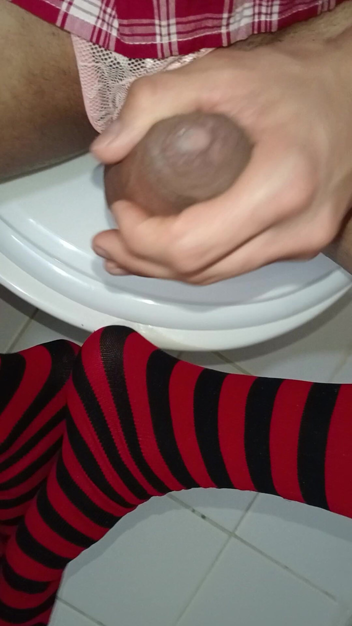 Rey rey: Submissive College Girl, Cums Her Panties, Under Her Skirt and...