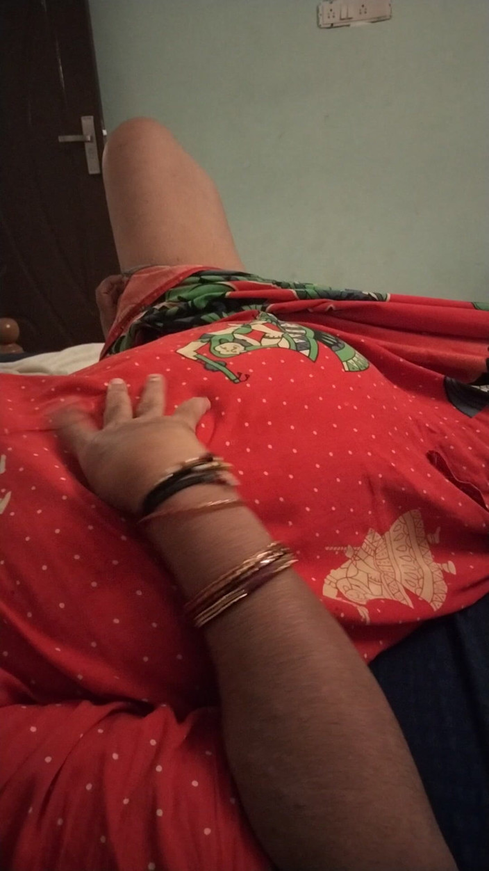 Tamil lesbian: Ділиться своїм сексом і брудними розмовами