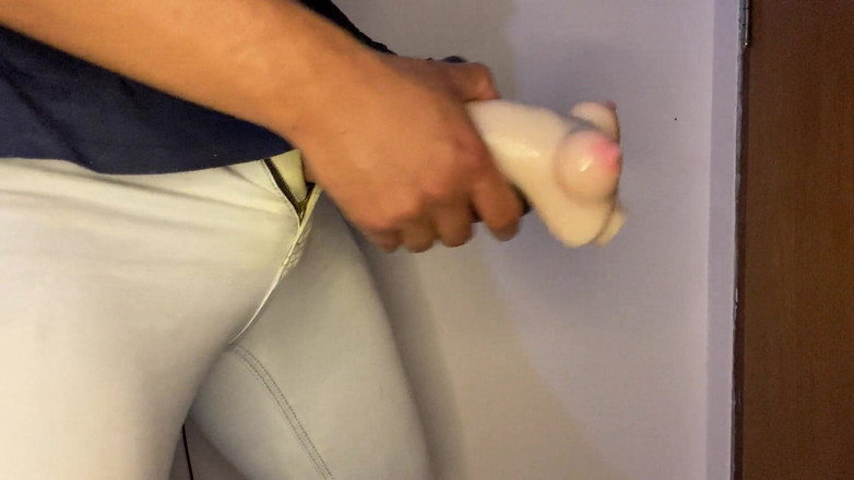 Greedy truck: Dokonce chci vědět, zda tato malá sexuální panenka zvládne 27cm ptáka