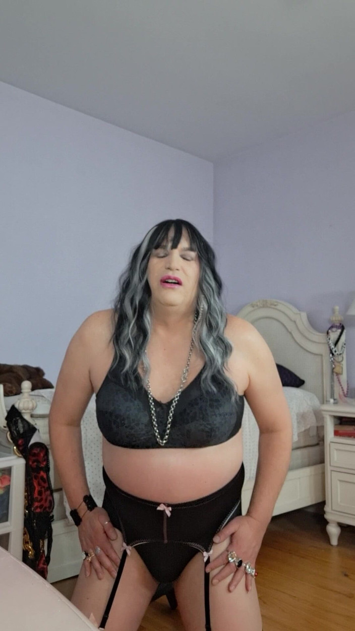 Victoria Lecherri: 私はどのようにホットな若い男性を誘惑する!