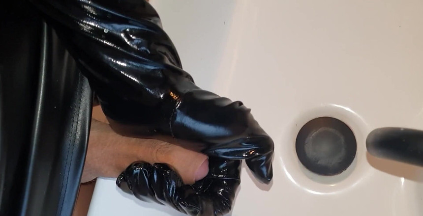 JessicaXD: Ini semua agak terlalu banyak - ngocok sarung tangan pvc nakal.