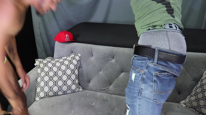 CocoDorm: Даміан Сплеск + Kashdaddydre - ні netflix, ні розслаблення, давайте трахатися!