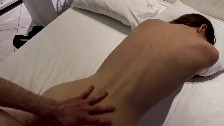 Lady Anna: 私は義理の妹を起こして彼女をファックしました