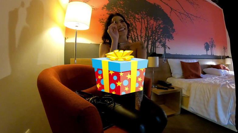 Ignoring Handjobs: Hot Brunette Babe Clara Meeting and Short Interview Casting Style