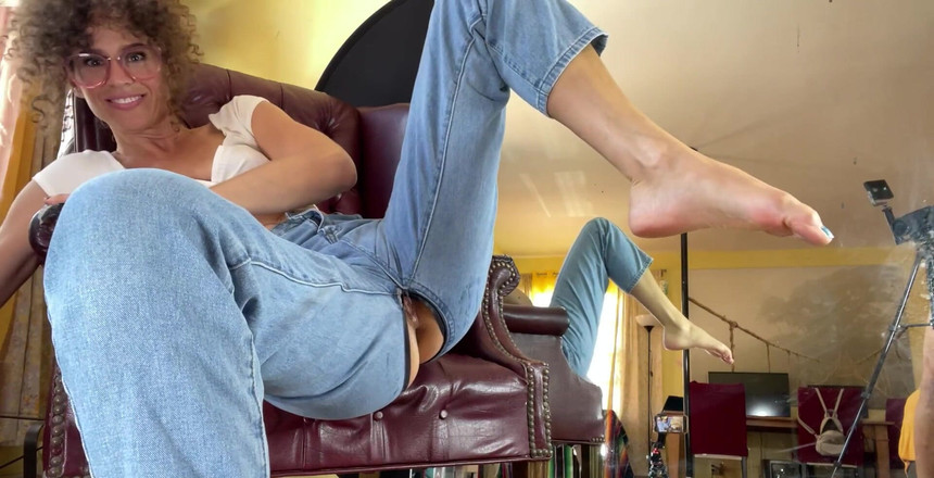 VibeWithMommy: Pianto matrigna kinky jeans scopata anale!