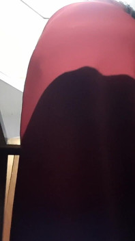 Olgun iri güzel kadın sadece ağır çekim hayranlarının tadını çıkarıyor