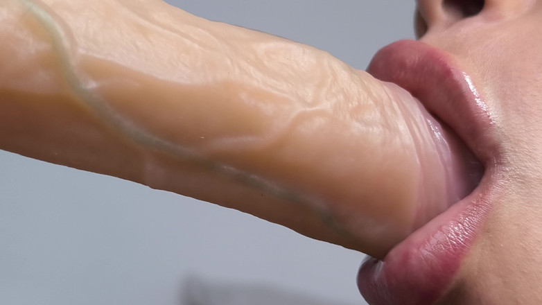 AbbyandSamanta: kwijlende en zuigende lippen (klinkt heel dichtbij) Asmr
