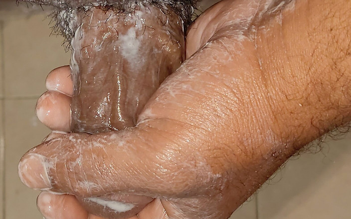 Jastin: Vysokoškolačka přistižena při masturbaci ve svém pokoji na ubytovně