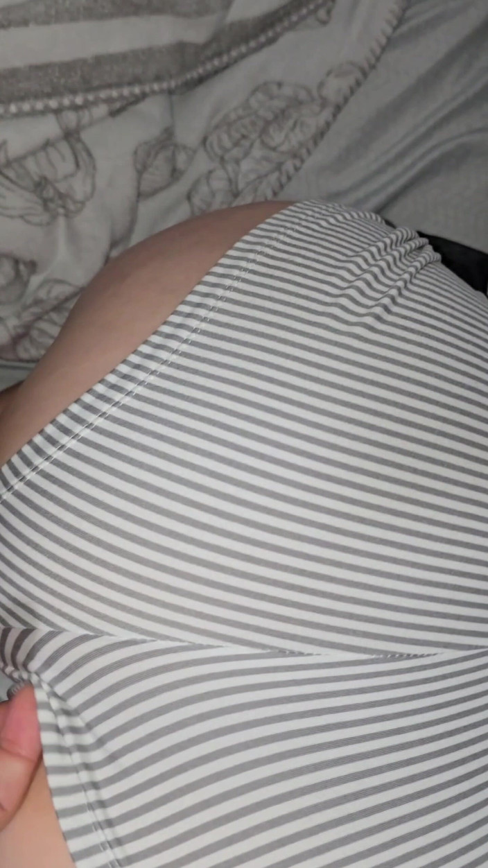 2Reallove: 成熟的大屁股在早上快速被操成四肢