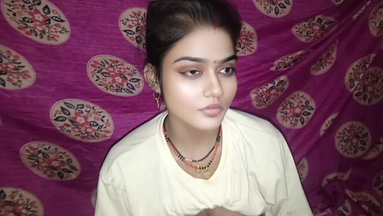 RAKP355: Mostrando tetas indias softcore