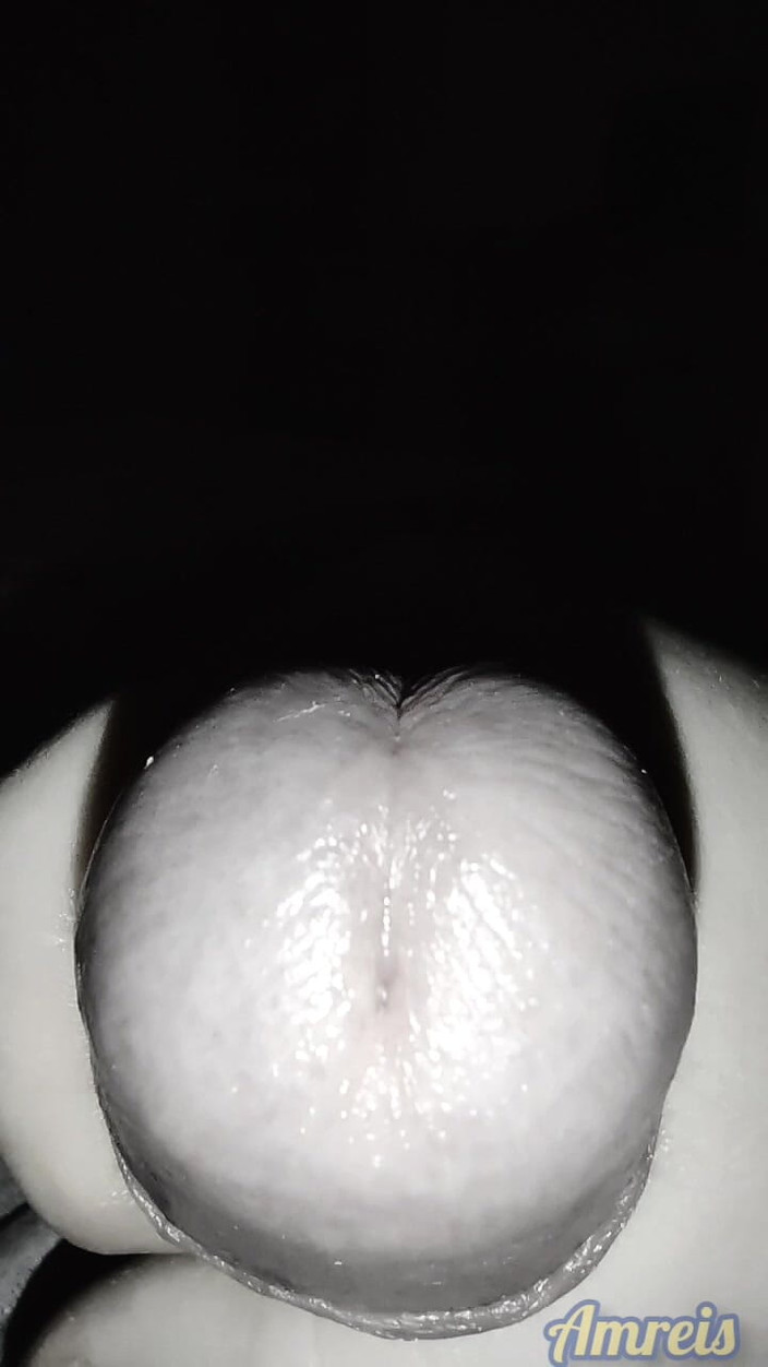 Amreis: Pancutan mani lewat malam. Kulup gelongsor di atas dickhead. Sudut...