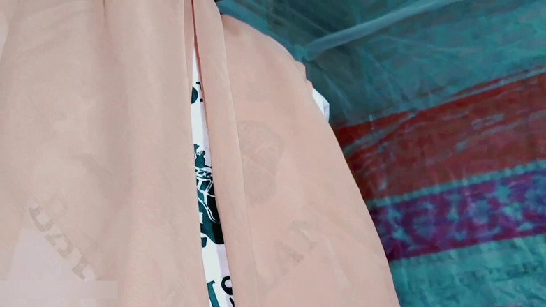 Pasutri indo: Menjilat dubur awek tudung yang cantik dan mengongkek pepeknya sehingga...