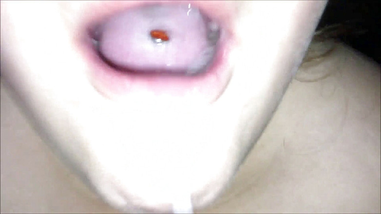 Sadee Rain: Mengisi mulut isteri jalang mani ini penuh dengan air mani...