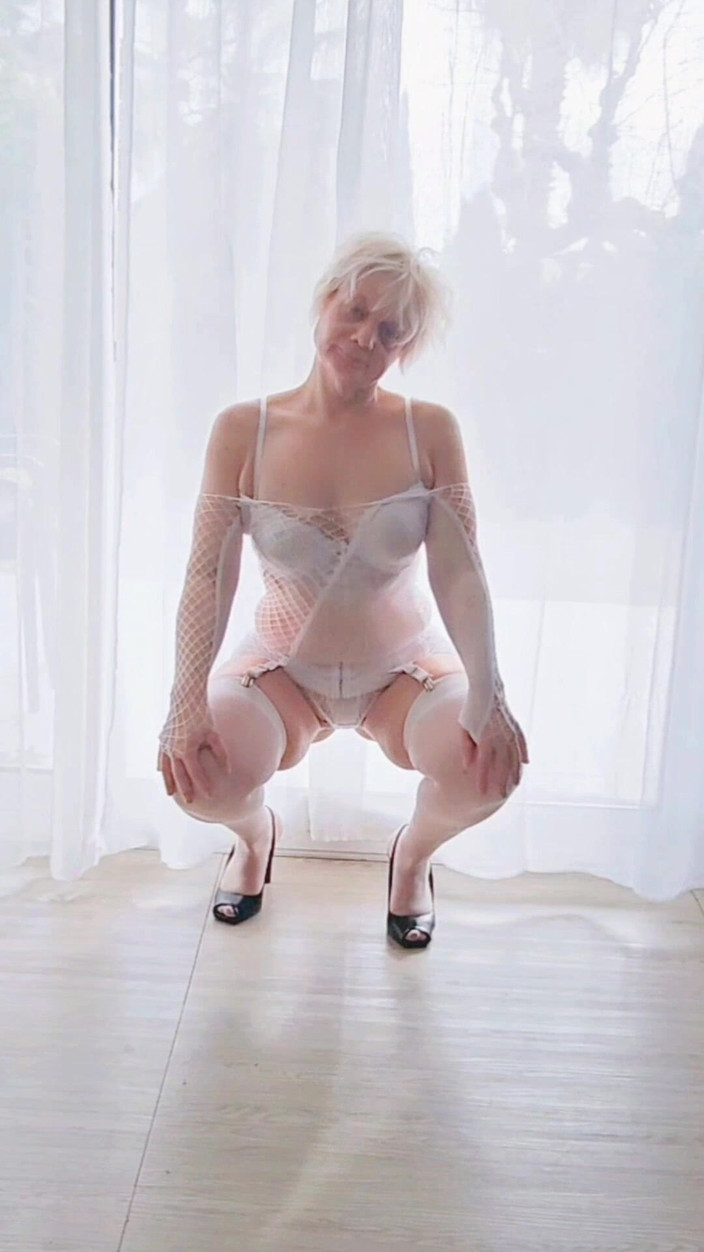 Sofy13: Awak Mahu Kongkek Pantat Besar Saya