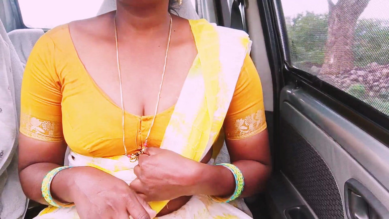 Telugu honey lips: Pembantu india di dalam mobil Pembantu cantik dengan pemiliknya lama...