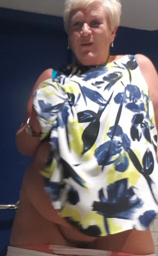 Uk Joolz: 太多苏打水???你认为???