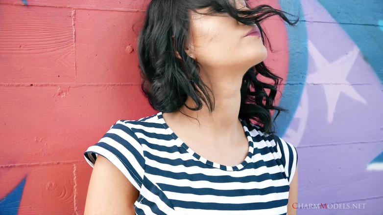 CharmModels: Lola Ash Glamour Video na graffiti zdi