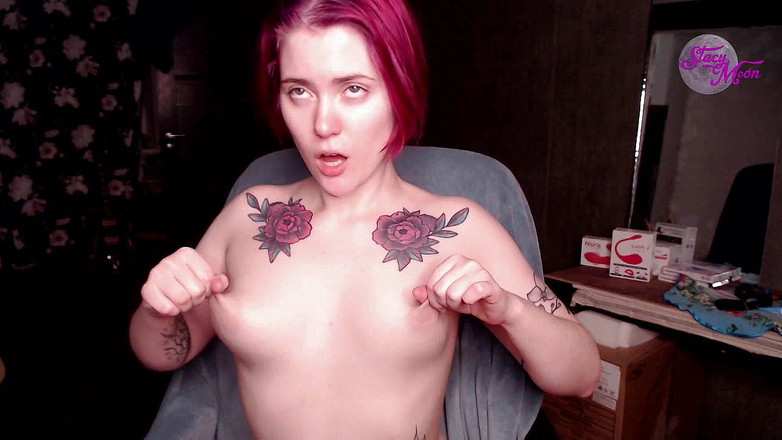 Stacy Moon: Đánh đòn vú, kéo núm vú mạnh bạo