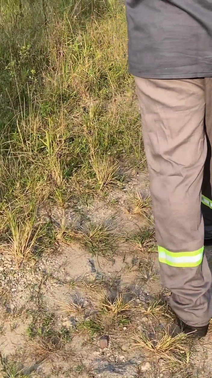 SEX GAY AMATEUR: Operaio edile scopa un ragazzo in cantiere