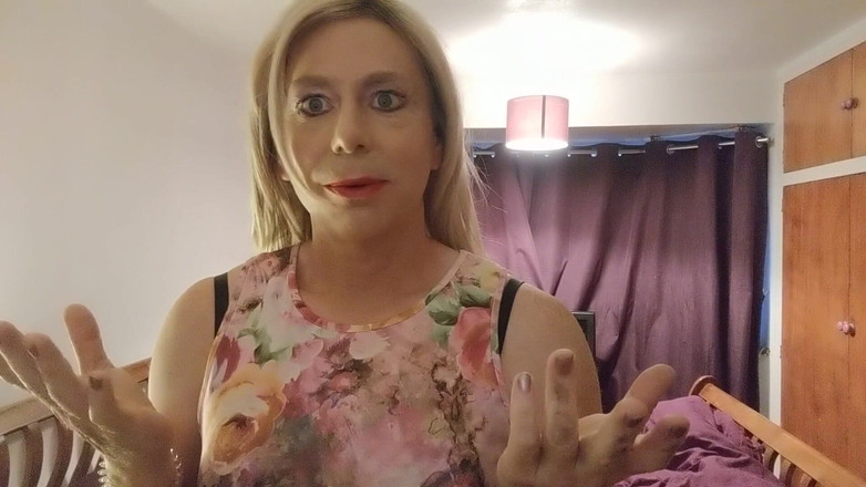 NikkiGee: Come to Bed with Nikki