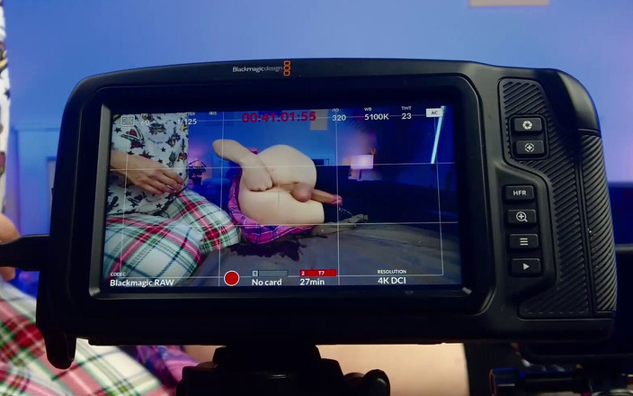 KinkyHome: Orgasme fisting diri sensual dengan hambanya dengan adegan yang menakjubkan!