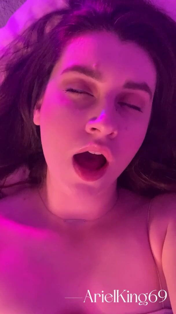 Ariel King: POV-cumming für dich