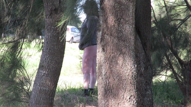 Milfcamsex: Patricia and Her Ass Walks Among the Pines