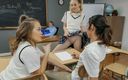 Innocent High: Тінки з божевільним сексом потребують звільнення в класі, поки їхній вчитель не звертає уваги - teamskeet