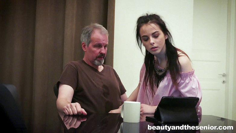 Granddadz: Vera很讨厌，准备让steve Steel的老鸡巴