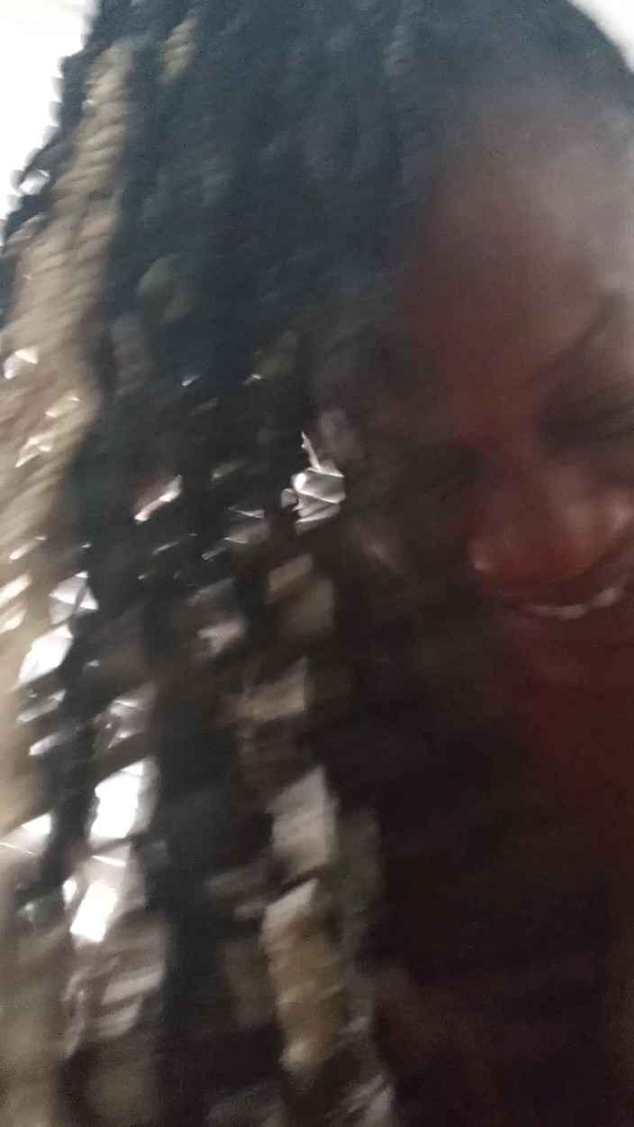 Lola Tha Pink Bunny: Vakuumlippen lutschen den bonbon sofort