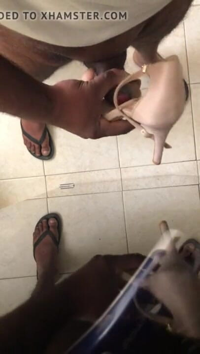 Sexy sereppu: Masturbating with a High Heel Shoe