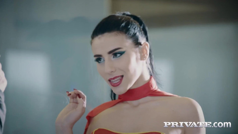 Private.com: Nelly kent berdandan sebagai Wonder Woman yang seksi