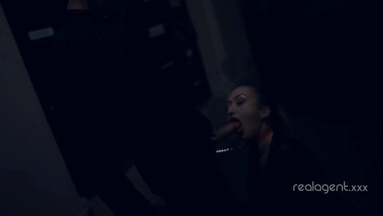 Real Agent: Slut blows long cock at night and gets her face...