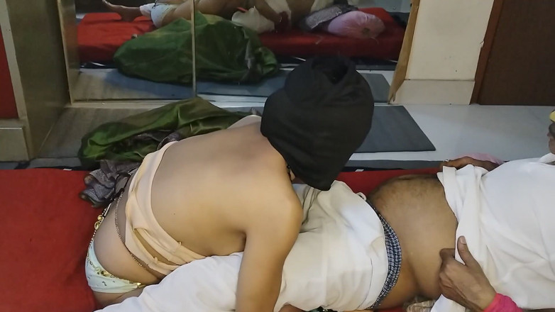 Xoxo Times: 1. Bölüm Bhabhi Aur Dewar Ji Ka Romantizmi