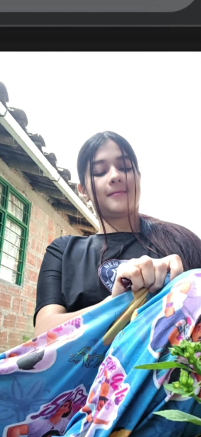 Yulieth Gomez: Sexy mädchen streamt und berührt sich für fans