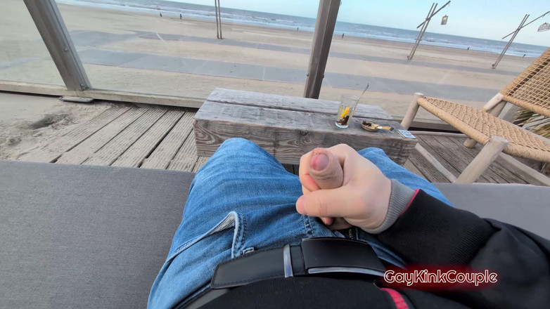 GayKinkCouple: Paja arriesgada en la playa