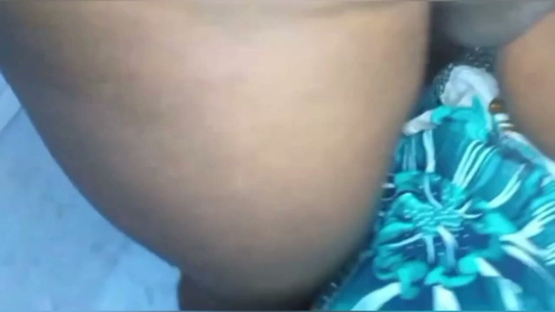 Ugandahotgirls112: 既婚妻が20歳の友人と浮気し、アナルセックスで激しくセックスしている