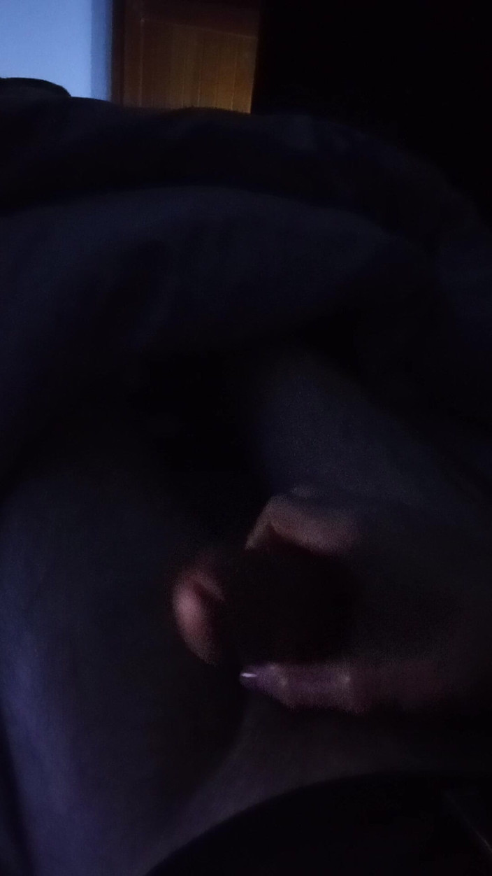 Leoleoleoname: Mi masturbo il cazzo