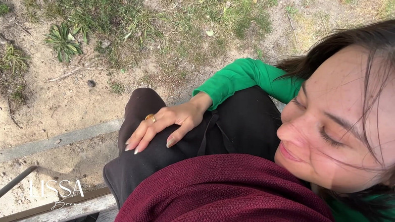 Lissa Brown: Paar hat riskanten sex an einem öffentlichen aussichtspunkt