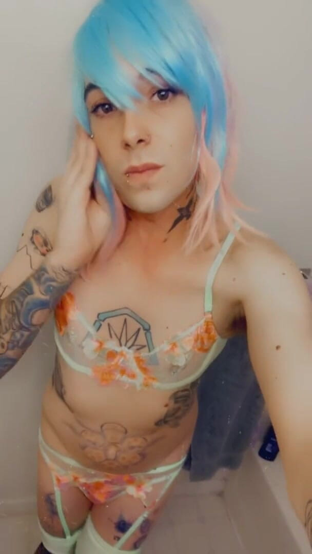 CarmenMelatonin: Cosplay bikini babe