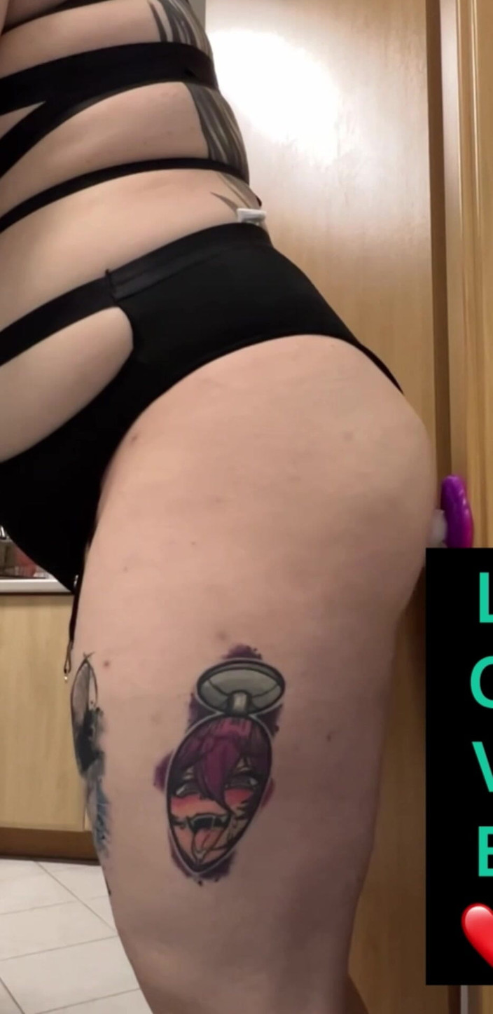 Feelingharmony: Drago cavalca dildo